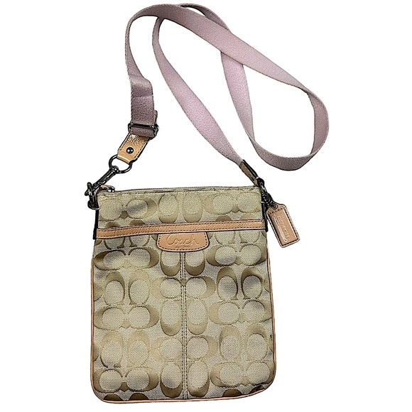 COACH: Small Signature Zip File Crossbody in Blush - Picture 1 of 11